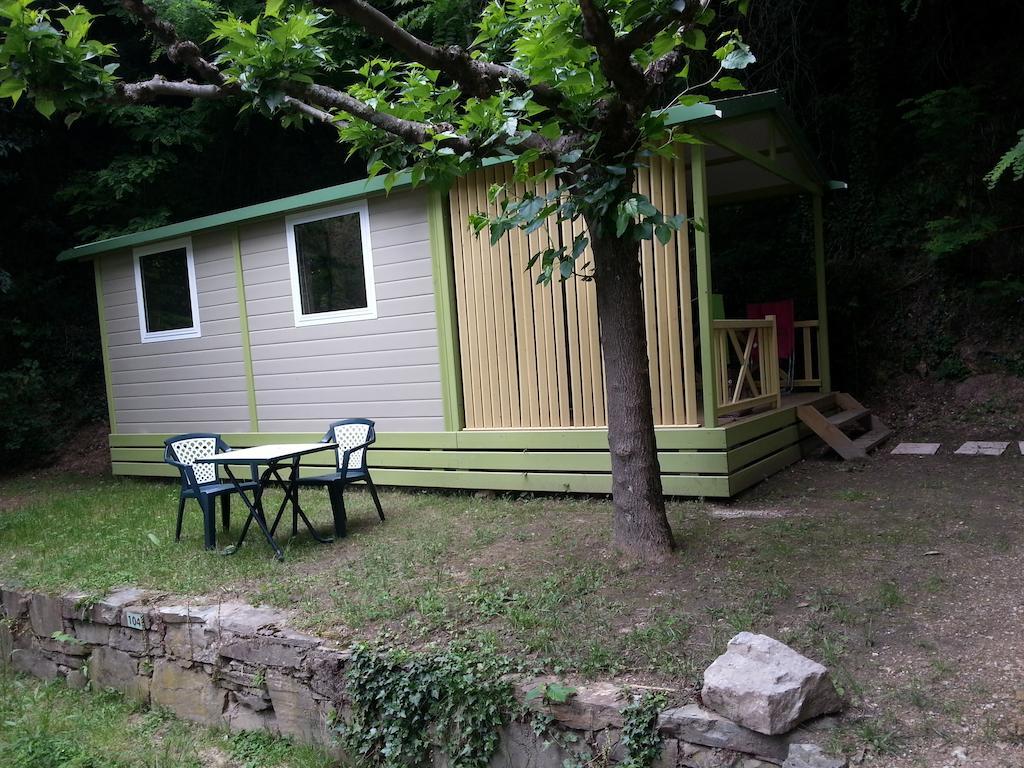 Camping Les Sources Saint-Jean-du-Gard Habitación foto